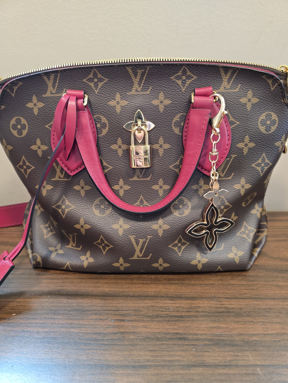 Bag Charm Keychain - Picture 2 of 5